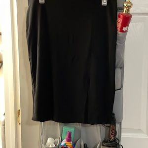 Moda International size medium black knee length skirt